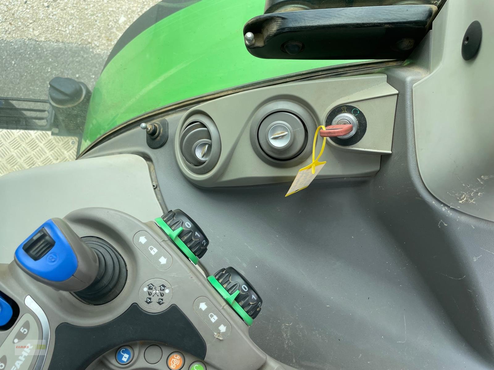 Traktor des Typs Deutz-Fahr Agrotron 6215 PREISREDUZIERT, Gebrauchtmaschine in Langenau (Bild 26)