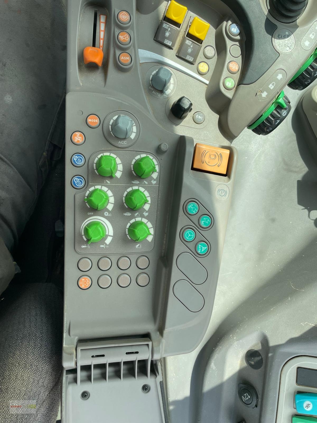 Traktor des Typs Deutz-Fahr Agrotron 6215 PREISREDUZIERT, Gebrauchtmaschine in Langenau (Bild 30)