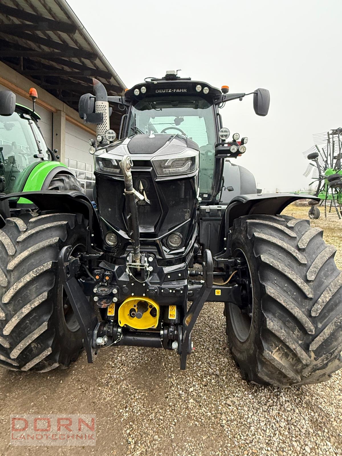 Traktor des Typs Deutz-Fahr Agrotron 6215 TTV Warrior, Gebrauchtmaschine in Bruckberg (Bild 4)