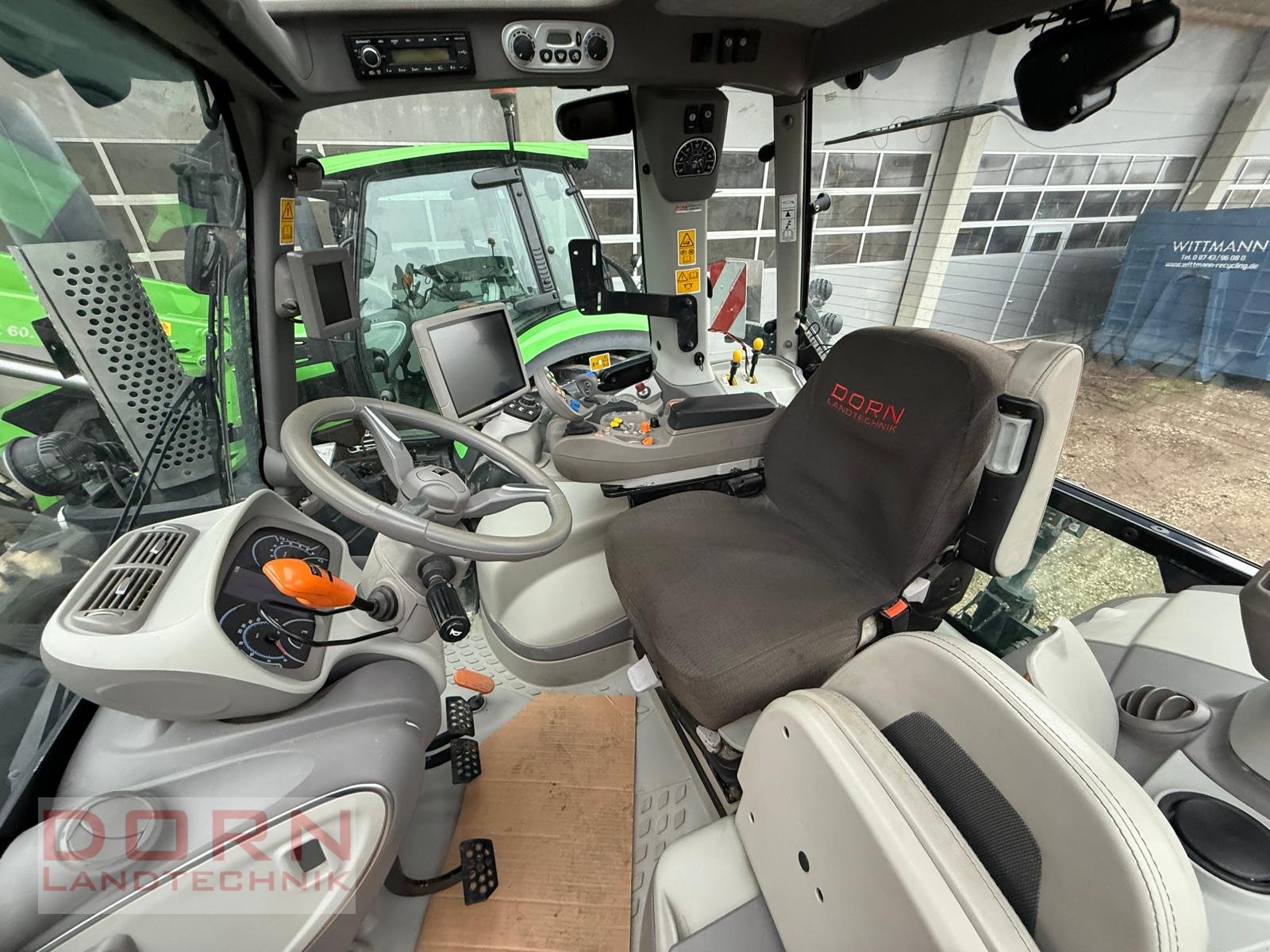 Traktor des Typs Deutz-Fahr Agrotron 6215 TTV Warrior, Gebrauchtmaschine in Bruckberg (Bild 6)