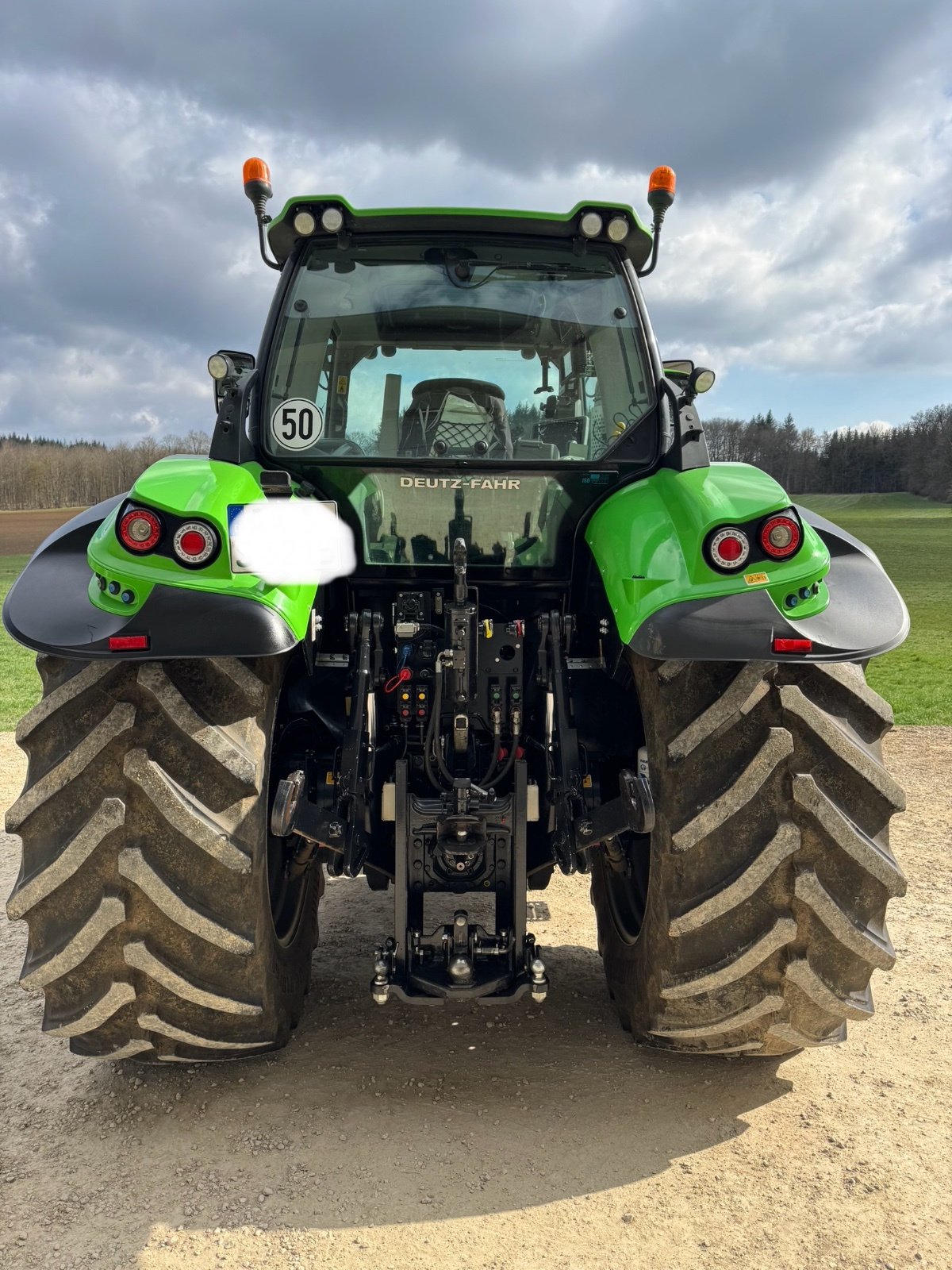 Traktor typu Deutz-Fahr Agrotron 6215 TTV Warrior, Gebrauchtmaschine w Neresheim (Zdjęcie 3)