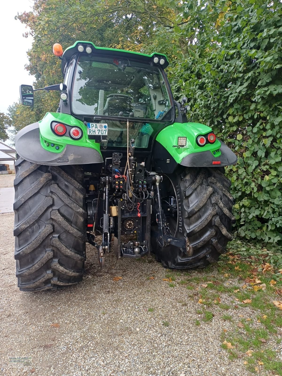 Traktor типа Deutz-Fahr Agrotron 6215 TTV, Gebrauchtmaschine в Pocking (Фотография 7)