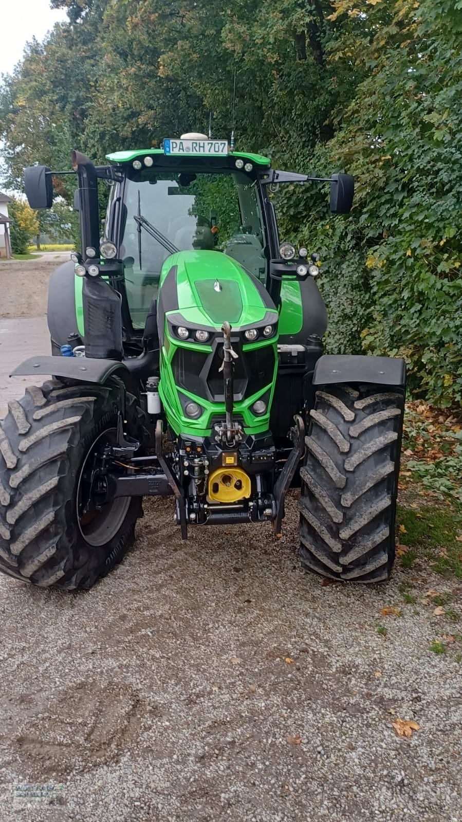 Traktor типа Deutz-Fahr Agrotron 6215 TTV, Gebrauchtmaschine в Pocking (Фотография 10)