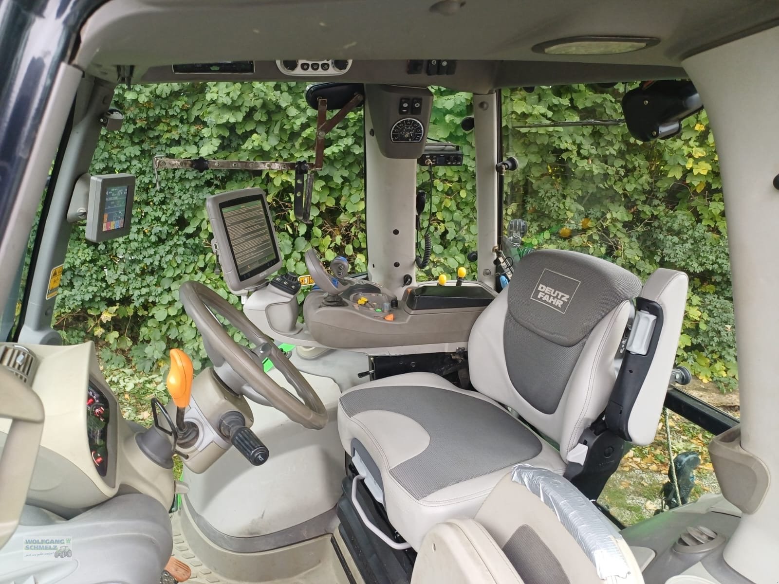 Traktor типа Deutz-Fahr Agrotron 6215 TTV, Gebrauchtmaschine в Pocking (Фотография 14)