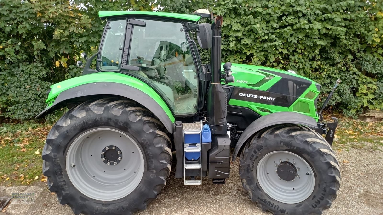 Traktor типа Deutz-Fahr Agrotron 6215 TTV, Gebrauchtmaschine в Pocking (Фотография 19)