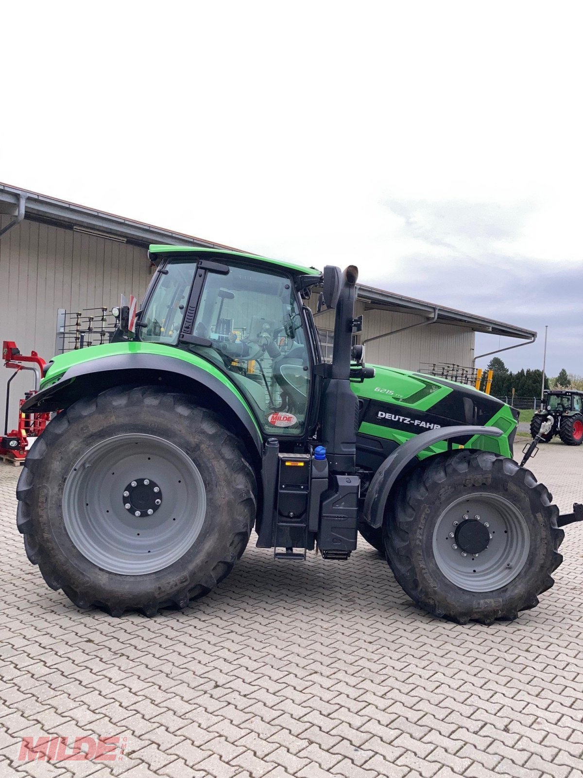 Traktor des Typs Deutz-Fahr Agrotron 6215 TTV, Gebrauchtmaschine in Elsteraue-Bornitz (Bild 4)