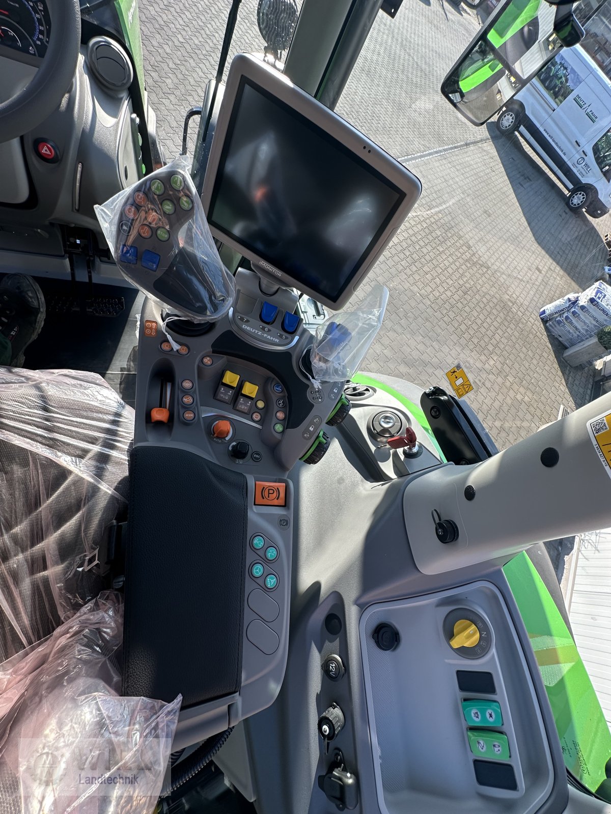 Traktor des Typs Deutz-Fahr Agrotron 6230 TTv Power Deal, Neumaschine in Rudendorf (Bild 7)