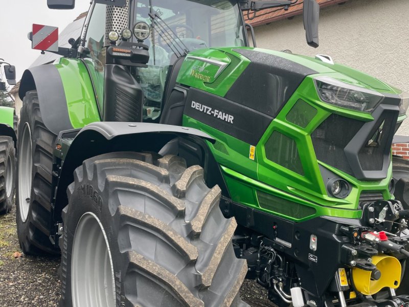 Traktor of the type Deutz-Fahr Agrotron 6230 TTV, Neumaschine in Ochsenhausen