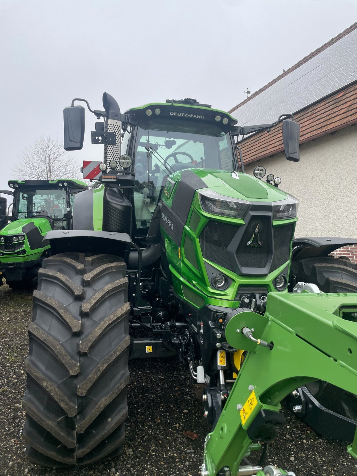 Traktor of the type Deutz-Fahr Agrotron 6230 TTV, Neumaschine in Ochsenhausen (Picture 2)