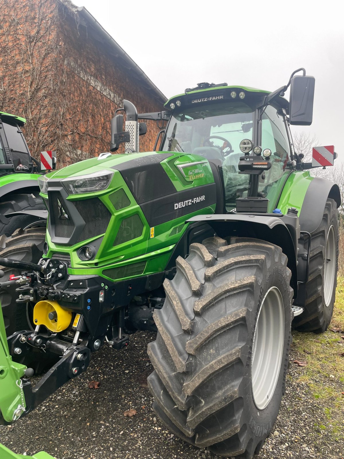 Traktor of the type Deutz-Fahr Agrotron 6230 TTV, Neumaschine in Ochsenhausen (Picture 3)