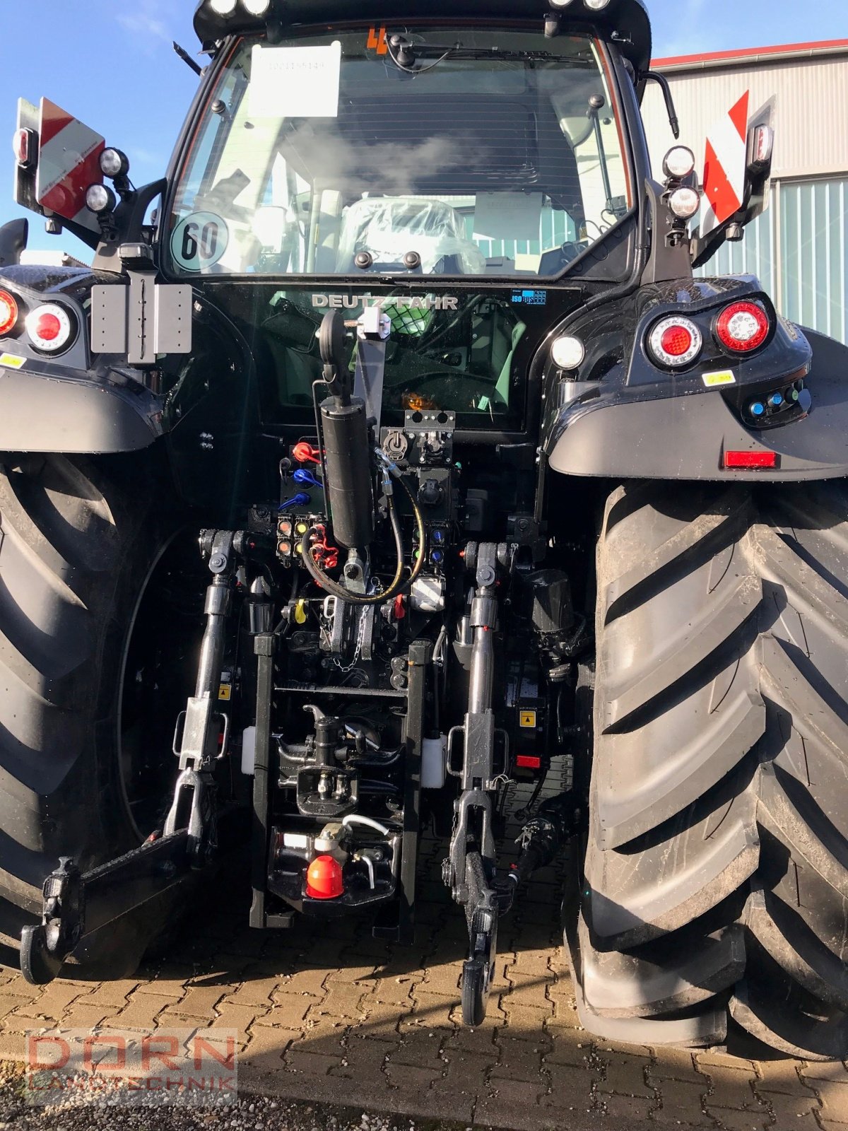 Traktor des Typs Deutz-Fahr Agrotron 6230 TTV, Neumaschine in Bruckberg (Bild 3)