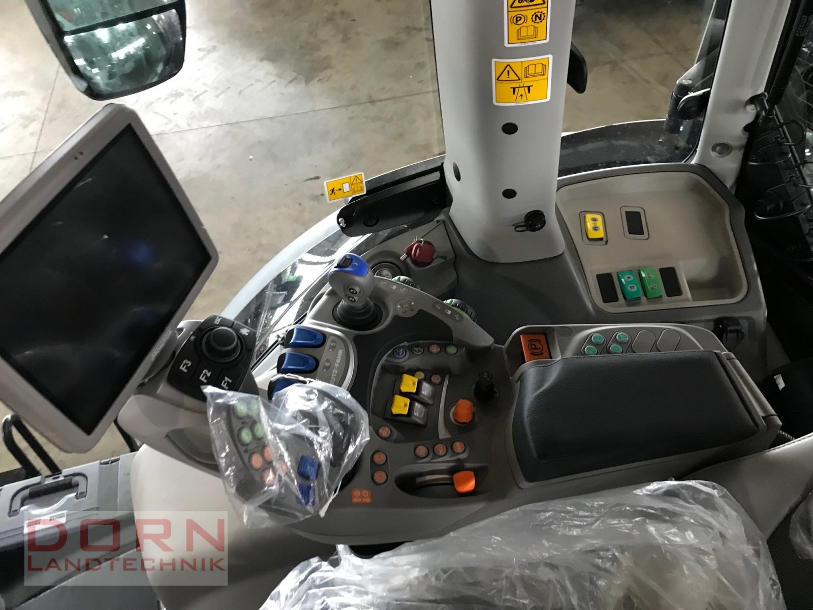 Traktor des Typs Deutz-Fahr Agrotron 6230 TTV, Neumaschine in Bruckberg (Bild 5)