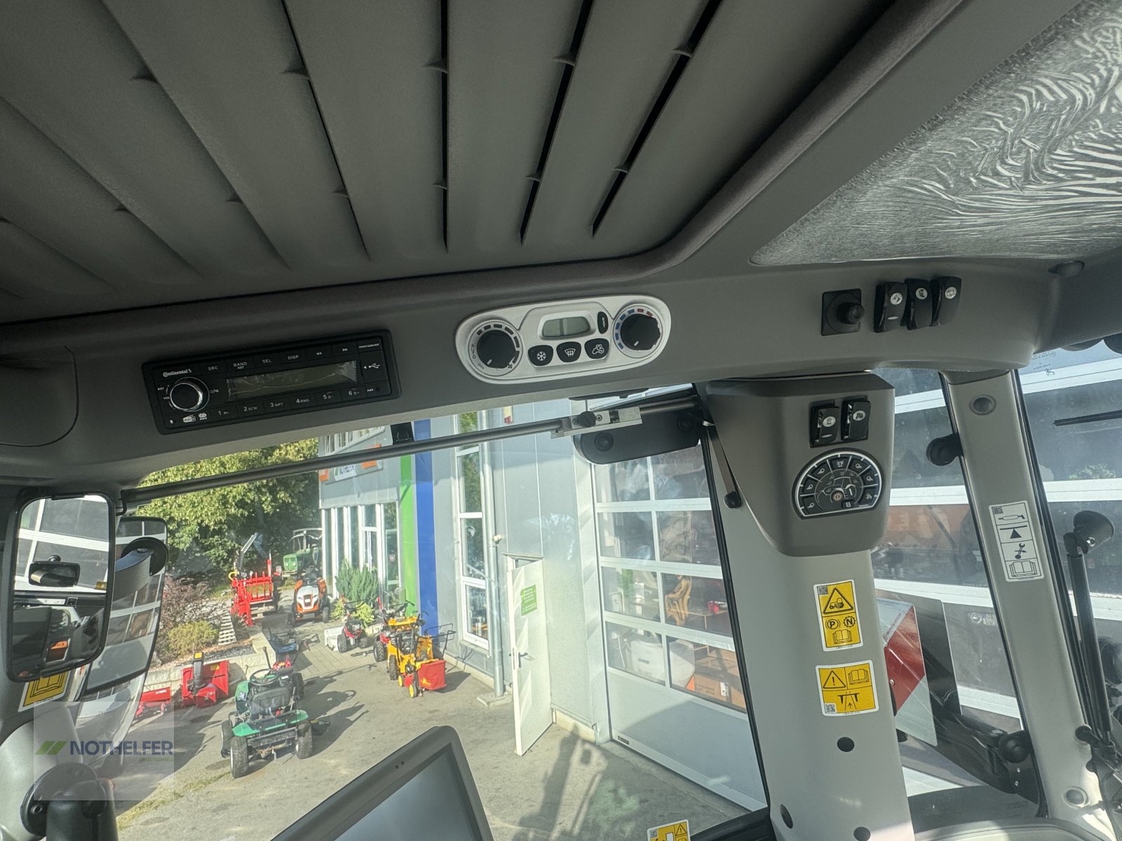 Traktor des Typs Deutz-Fahr Agrotron 6230 TTV, Neumaschine in Pforzen (Bild 23)