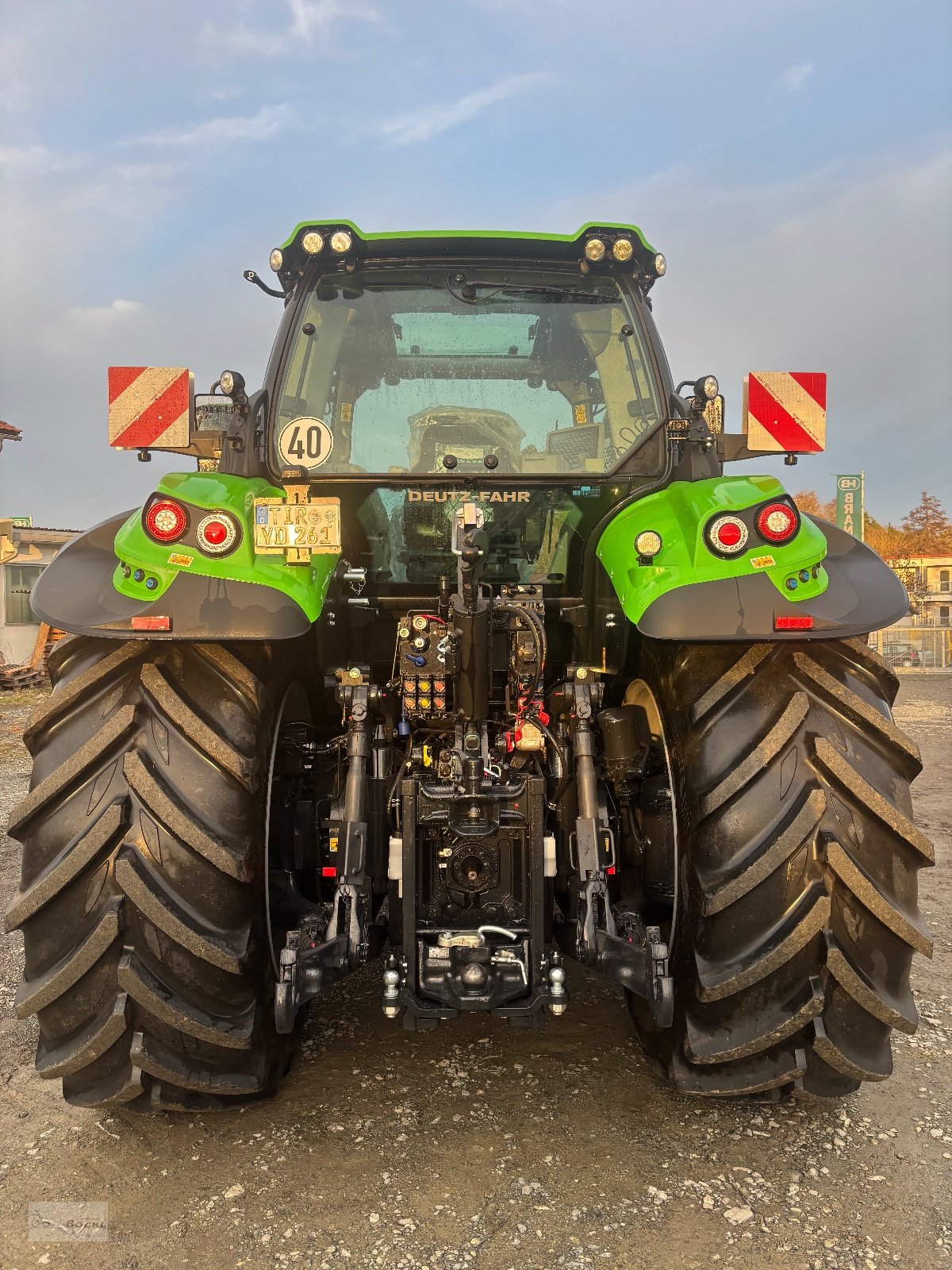 Traktor of the type Deutz-Fahr Agrotron 6230 TTV, Neumaschine in Erbendorf (Picture 10)