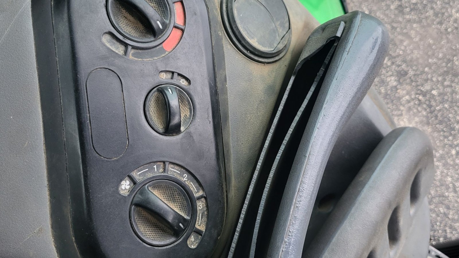 Traktor типа Deutz-Fahr Agrotron 630 TTV Nysynet, Gebrauchtmaschine в Sabro (Фотография 11)