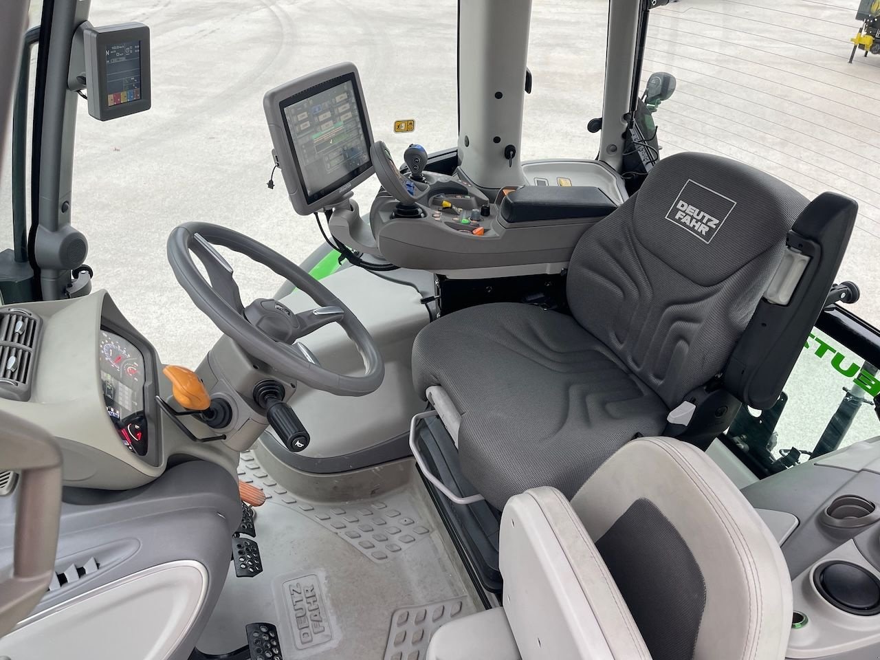Traktor typu Deutz-Fahr Agrotron 720 TTV, Gebrauchtmaschine w Holten (Zdjęcie 5)