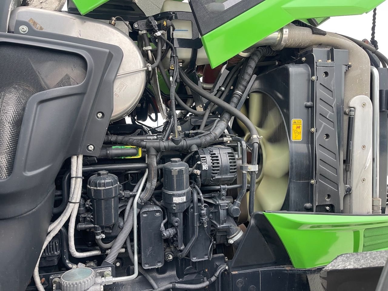 Traktor typu Deutz-Fahr Agrotron 720 TTV, Gebrauchtmaschine w Holten (Zdjęcie 8)