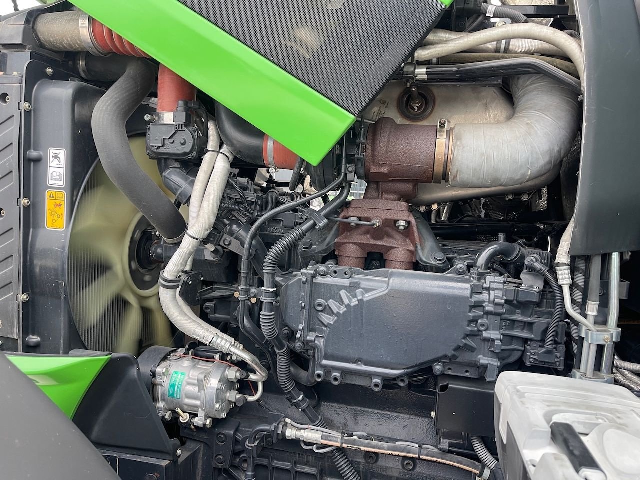 Traktor typu Deutz-Fahr Agrotron 720 TTV, Gebrauchtmaschine w Holten (Zdjęcie 11)