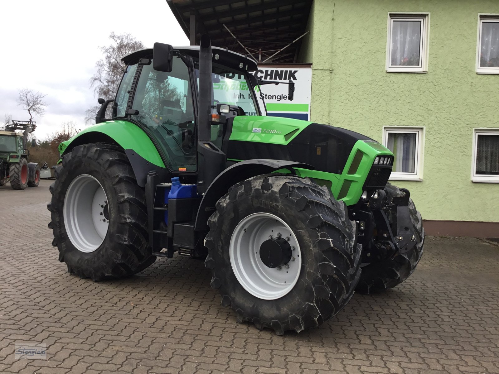 Traktor des Typs Deutz-Fahr Agrotron 7210 TTV, Gebrauchtmaschine in Kasendorf (Bild 1)