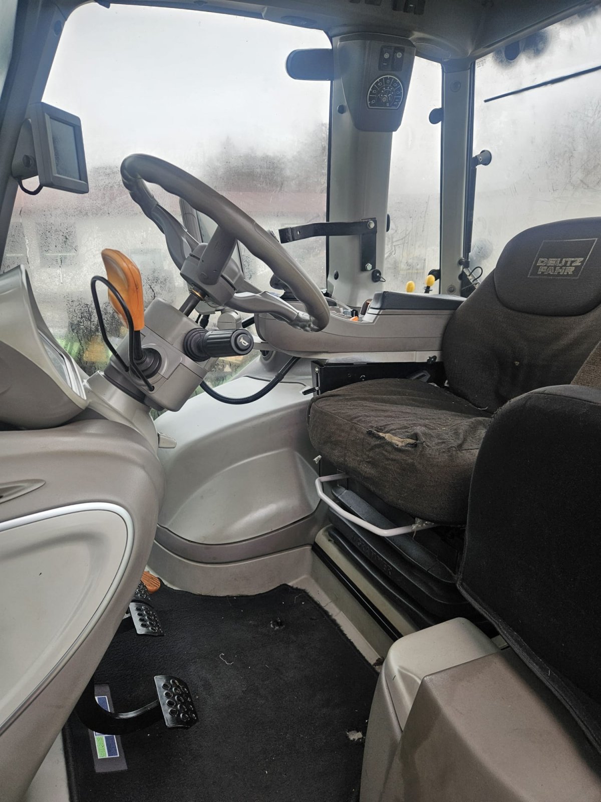 Traktor des Typs Deutz-Fahr Agrotron 7210 TTV, Gebrauchtmaschine in Wegscheid (Bild 8)