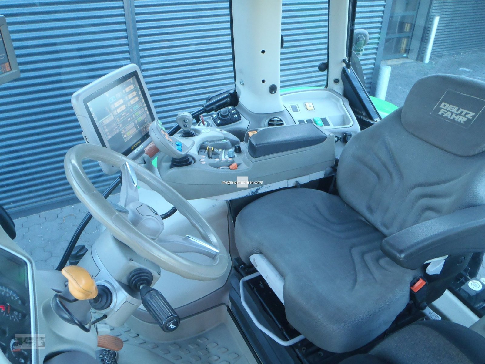 Traktor типа Deutz-Fahr Agrotron 7230 TTV nur 4469 h, Gebrauchtmaschine в Gescher (Фотография 10)