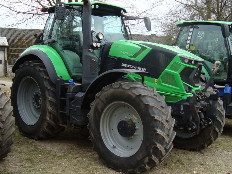 Traktor typu Deutz-Fahr Agrotron 7230 TTV, Gebrauchtmaschine v Brørup