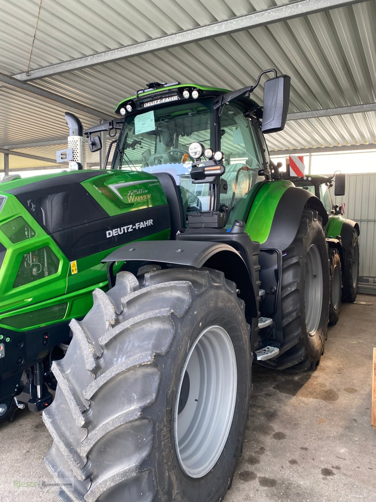 Traktor tipa Deutz-Fahr Agrotron 7250 TTV Warrior, jung gebraucht, "15 % Preisvorteil", Neumaschine u Nördlingen (Slika 4)