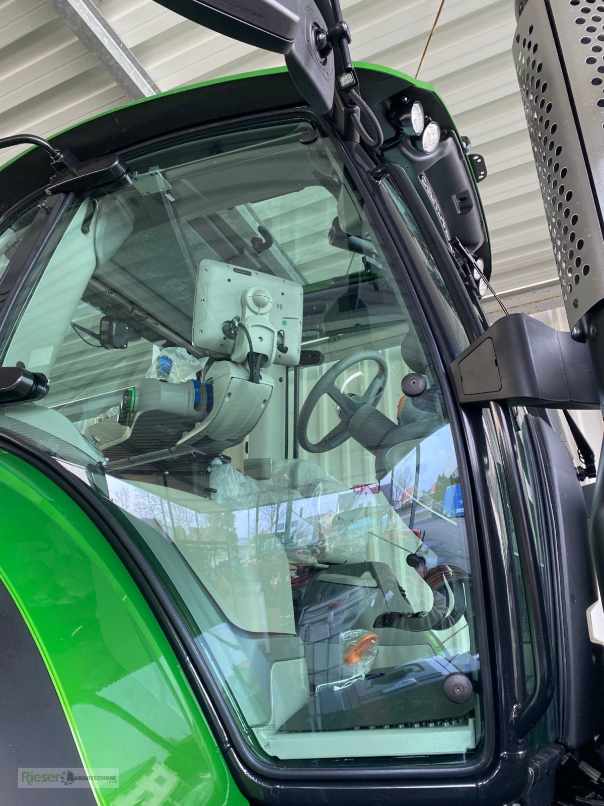 Traktor tipa Deutz-Fahr Agrotron 7250 TTV Warrior, jung gebraucht, "15 % Preisvorteil", Neumaschine u Nördlingen (Slika 8)