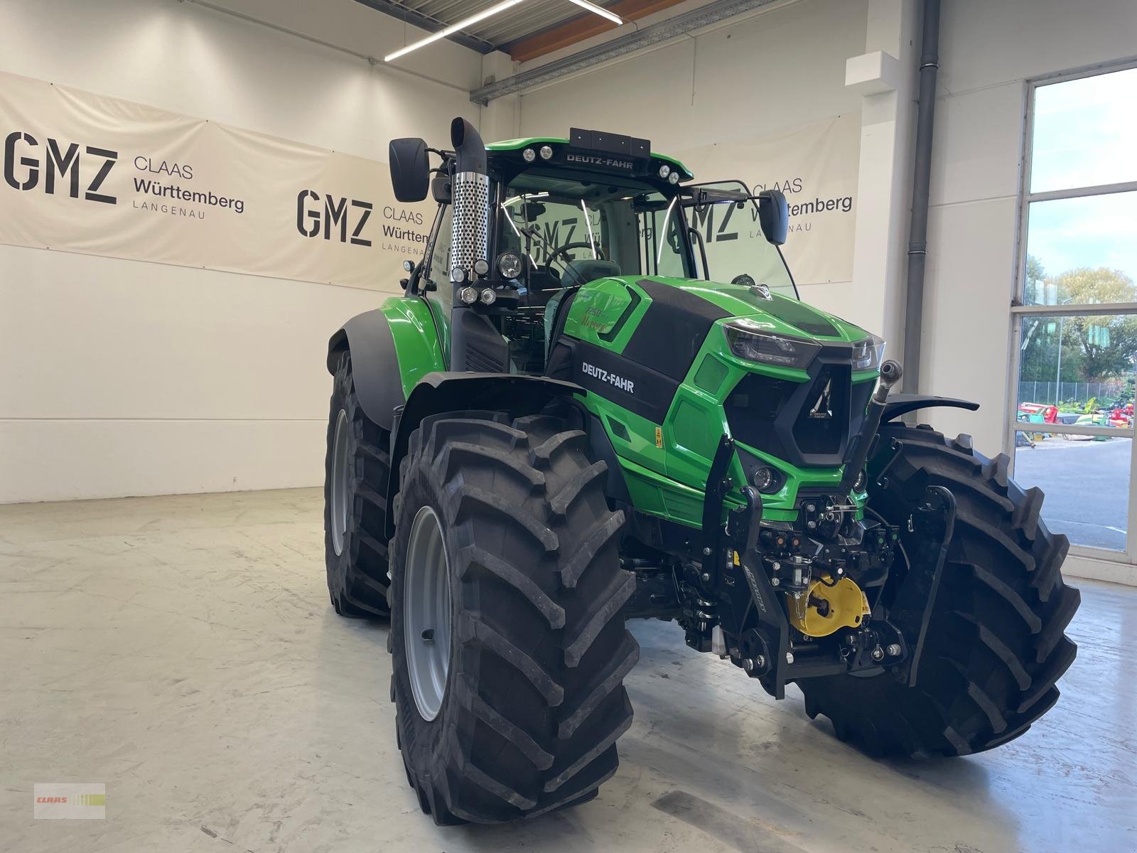 Traktor typu Deutz-Fahr Agrotron 7250 TTV Warrior PREISREDUZIERT, Gebrauchtmaschine v Langenau (Obrázek 1)
