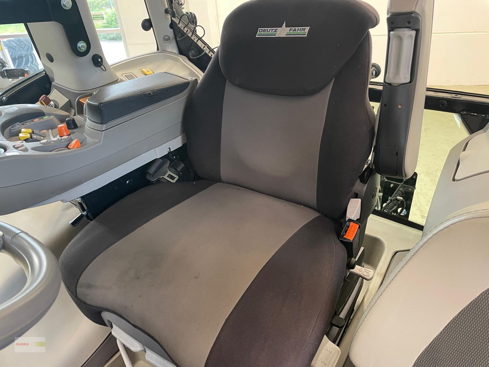 Traktor typu Deutz-Fahr Agrotron 7250 TTV Warrior PREISREDUZIERT, Gebrauchtmaschine v Langenau (Obrázek 9)