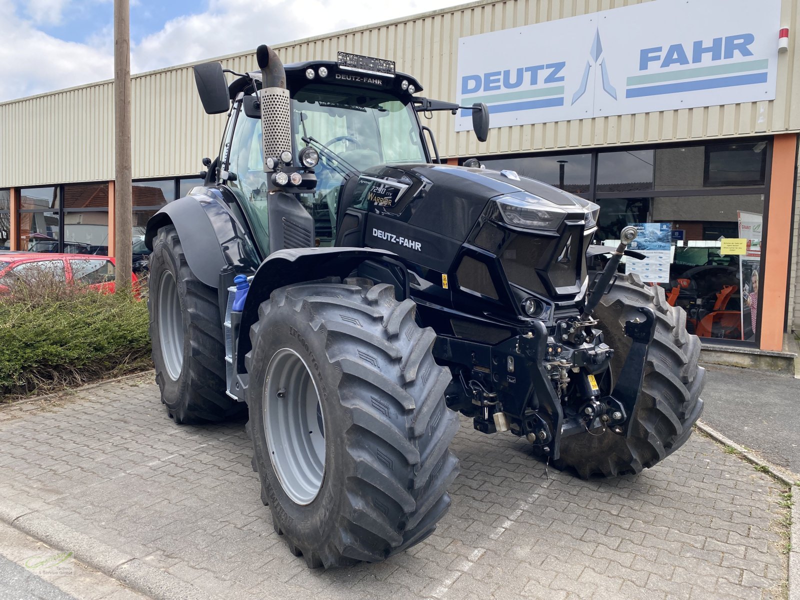 Traktor типа Deutz-Fahr Agrotron 7250 TTV Warrior, Gebrauchtmaschine в Neustadt (Фотография 2)
