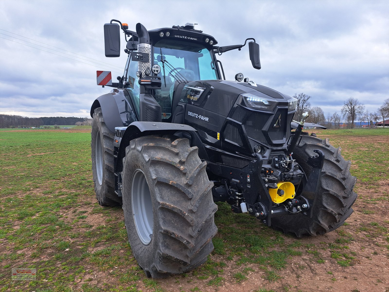 Traktor des Typs Deutz-Fahr Agrotron 7250 TTV Warrior, Neumaschine in Ansbach (Bild 3)