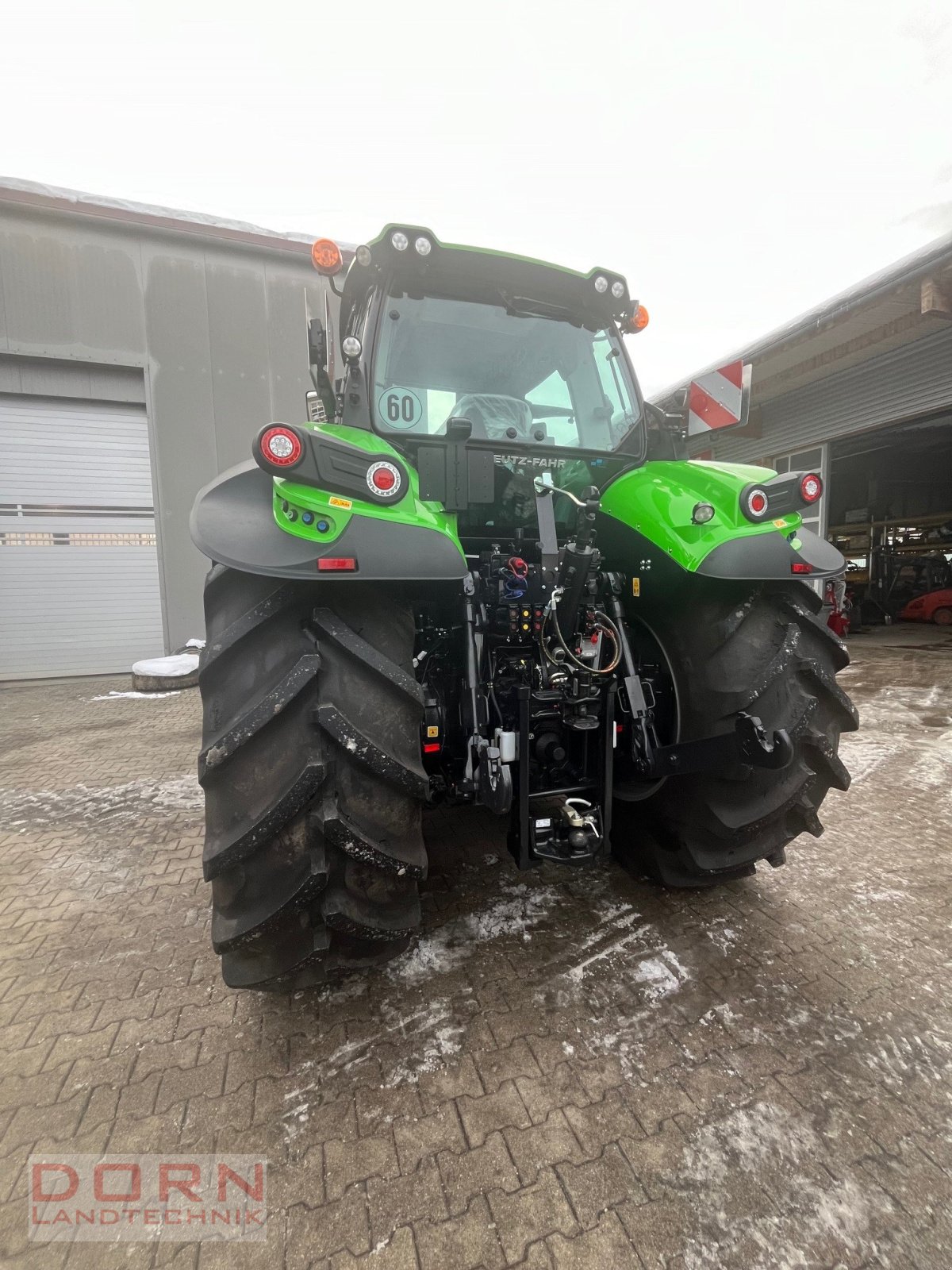 Traktor of the type Deutz-Fahr Agrotron 7250 TTV Warrior, Neumaschine in Bruckberg (Picture 5)