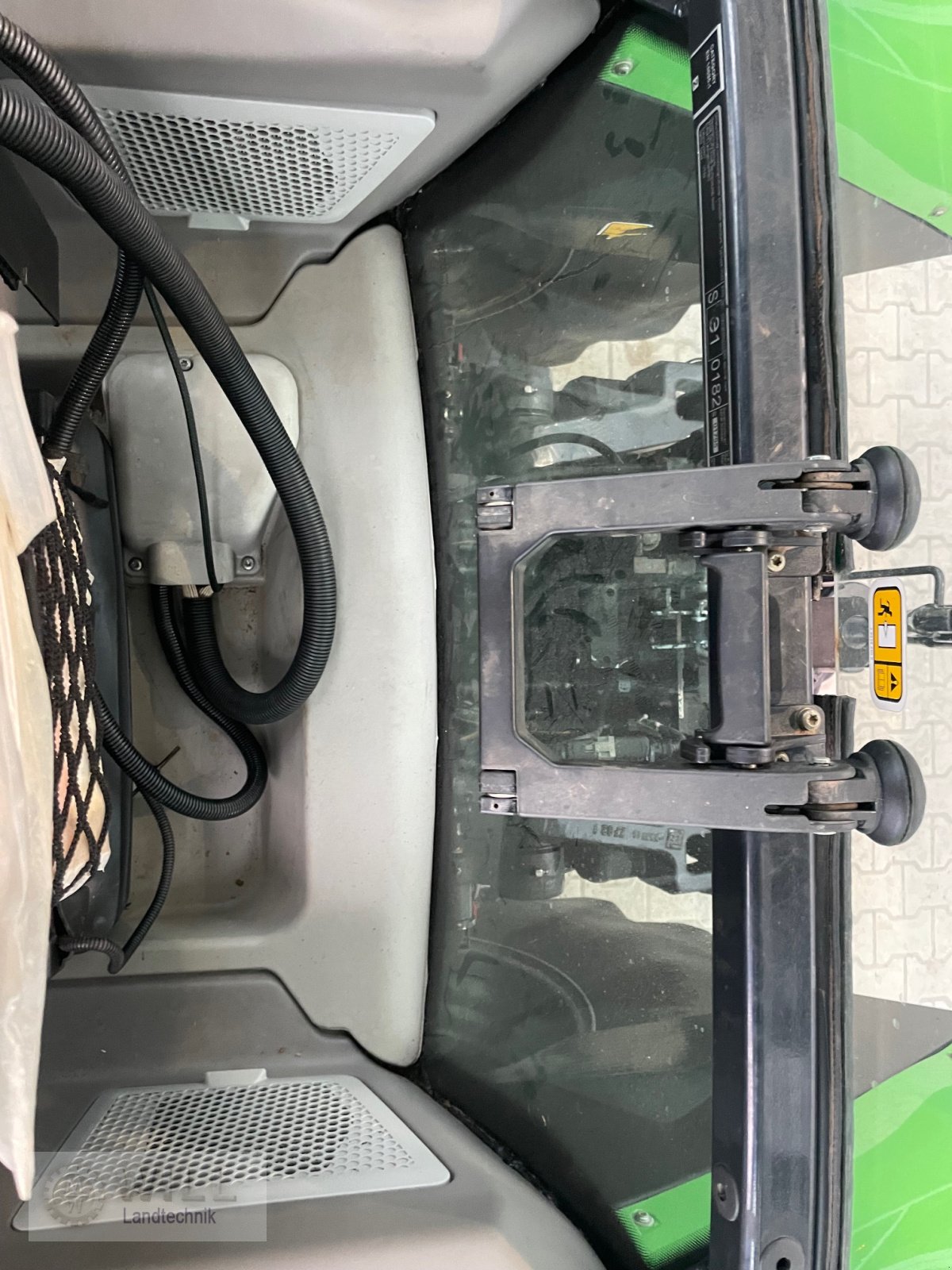 Traktor of the type Deutz-Fahr Agrotron 7250 TTV Warrior, Gebrauchtmaschine in Rudendorf (Picture 3)