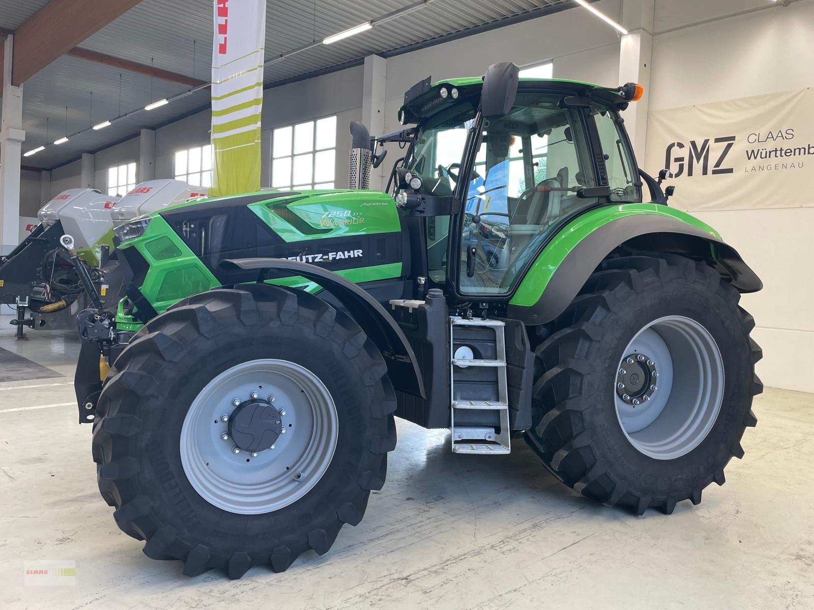Traktor des Typs Deutz-Fahr Agrotron 7250 TTV Warrior, Gebrauchtmaschine in Langenau (Bild 3)