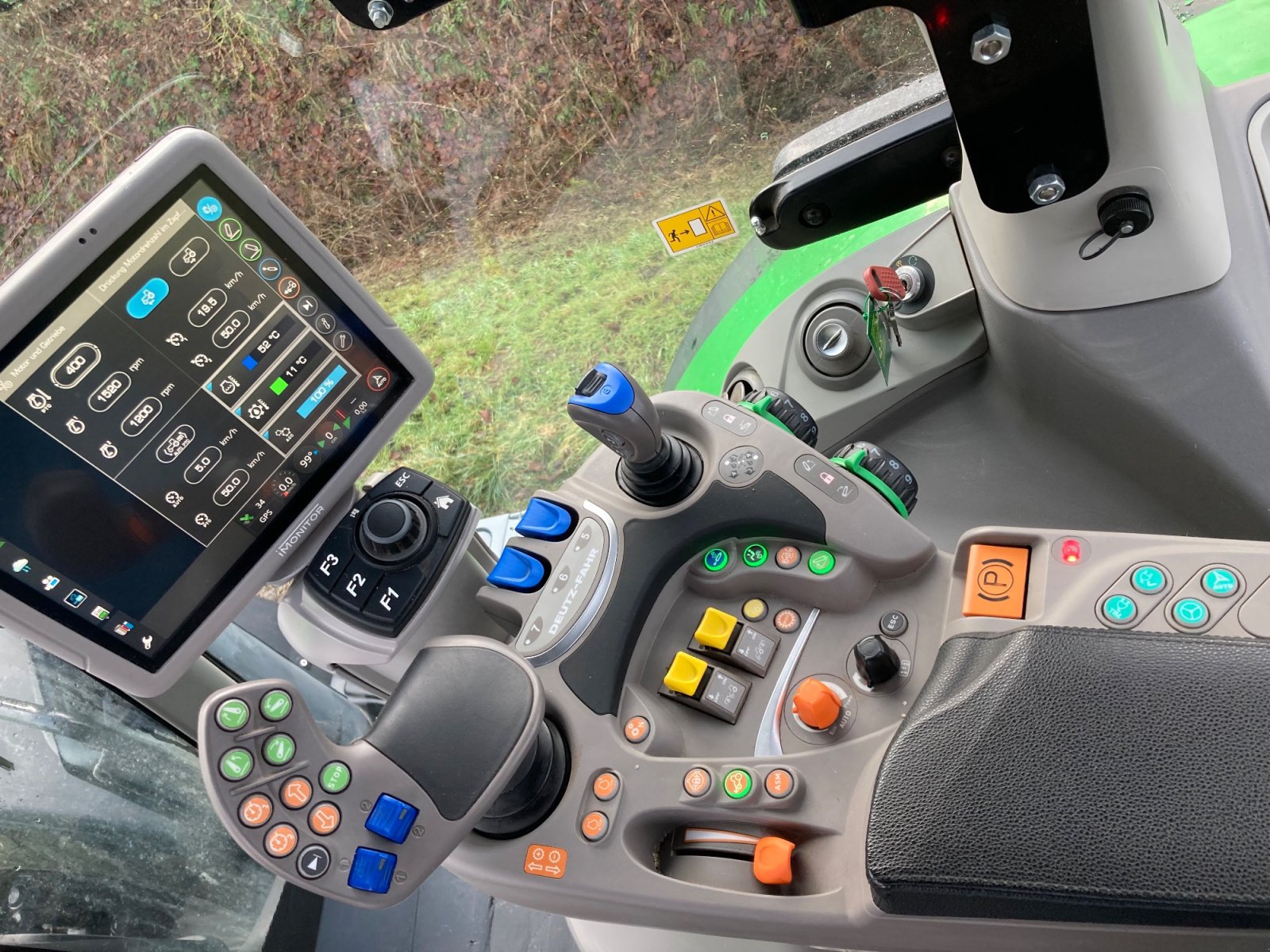 Traktor des Typs Deutz-Fahr Agrotron 7250 TTV, Gebrauchtmaschine in Jüterbog (Bild 6)