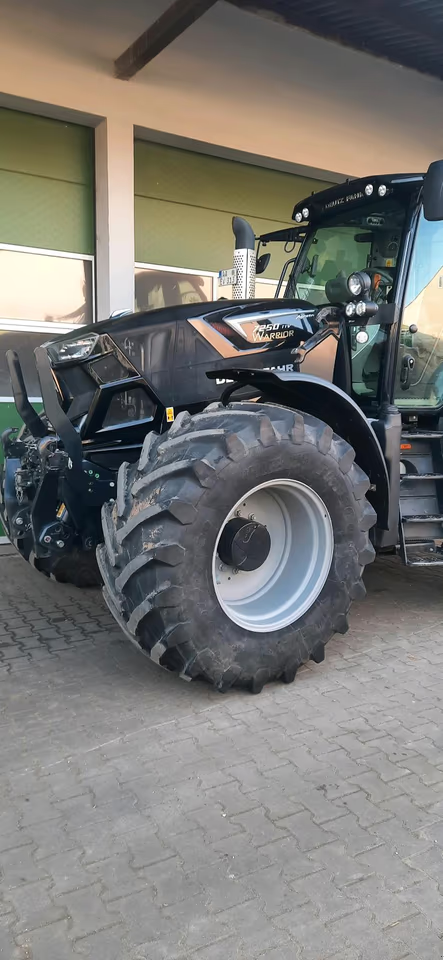Traktor типа Deutz-Fahr Agrotron 7250 TTV, Gebrauchtmaschine в Goldburghausen (Фотография 3)