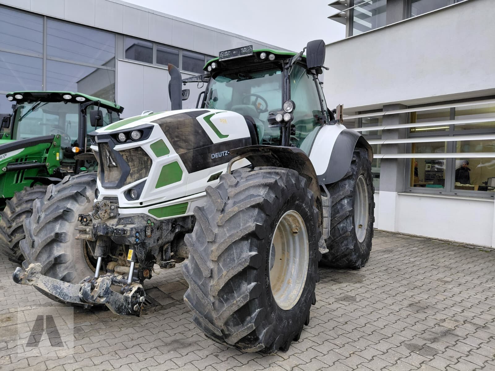 Traktor типа Deutz-Fahr Agrotron 7250 TTV, Gebrauchtmaschine в Regensburg (Фотография 1)