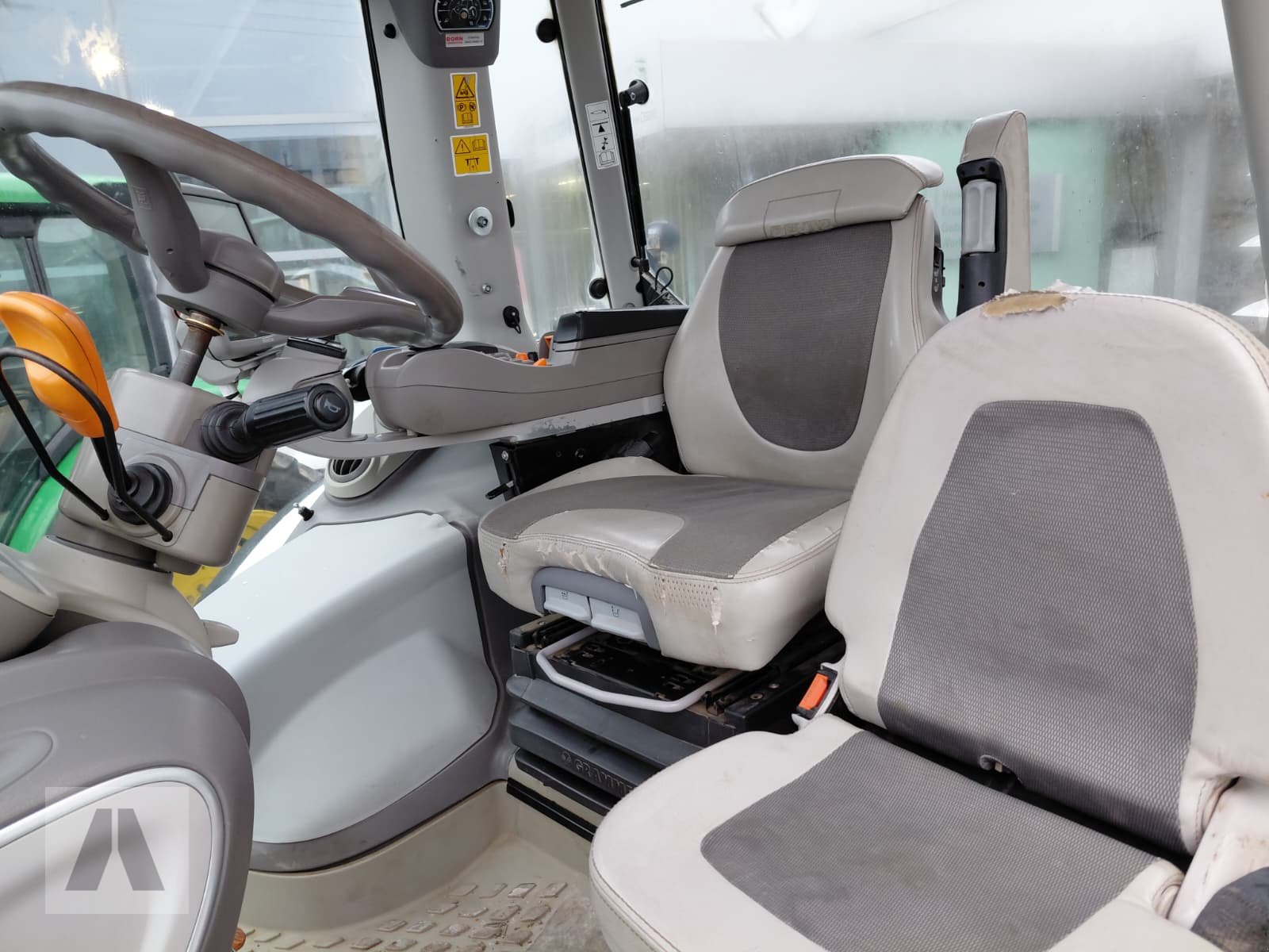 Traktor типа Deutz-Fahr Agrotron 7250 TTV, Gebrauchtmaschine в Regensburg (Фотография 12)