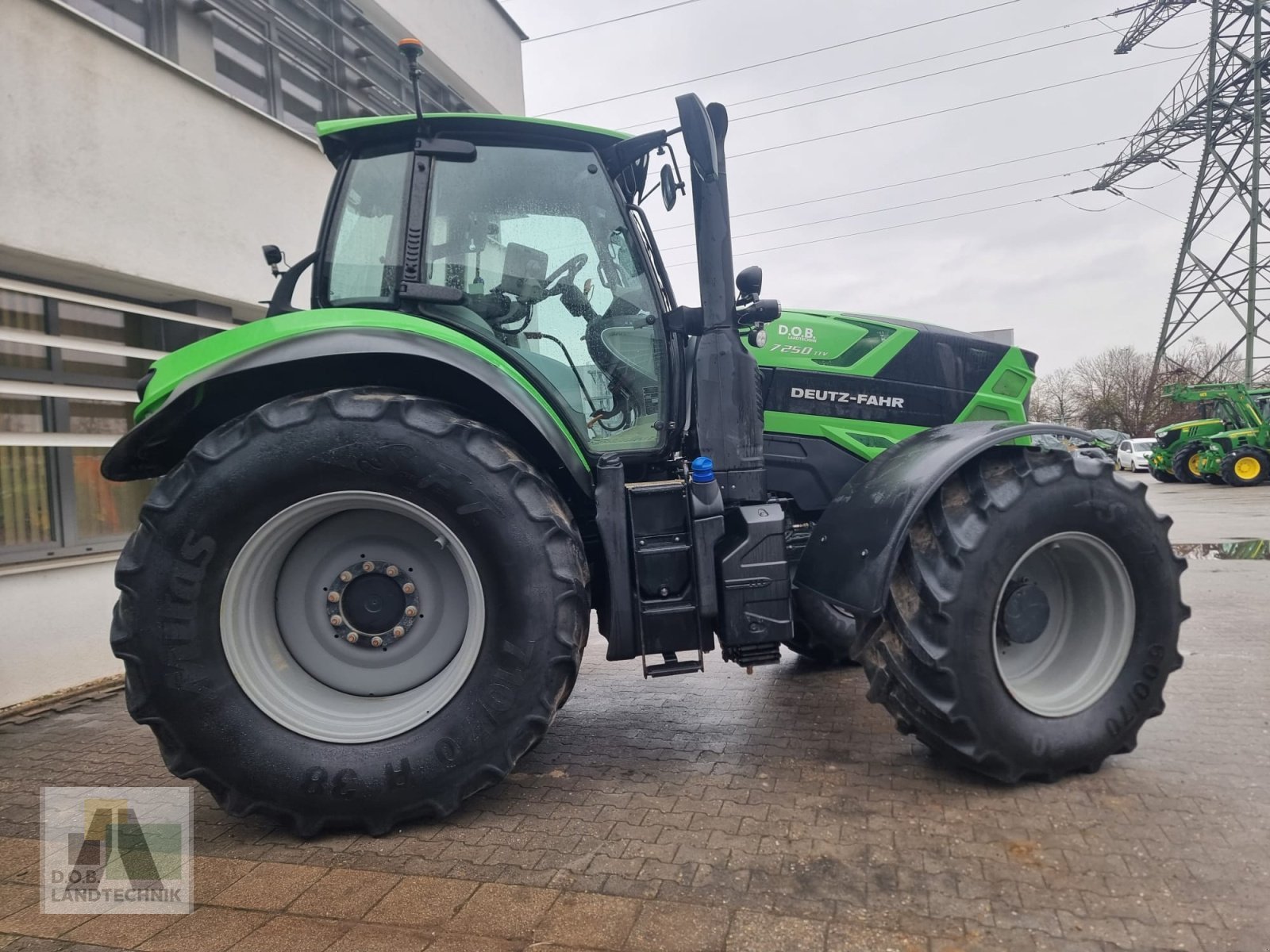 Traktor des Typs Deutz-Fahr Agrotron 7250 TTV, Gebrauchtmaschine in Regensburg (Bild 3)