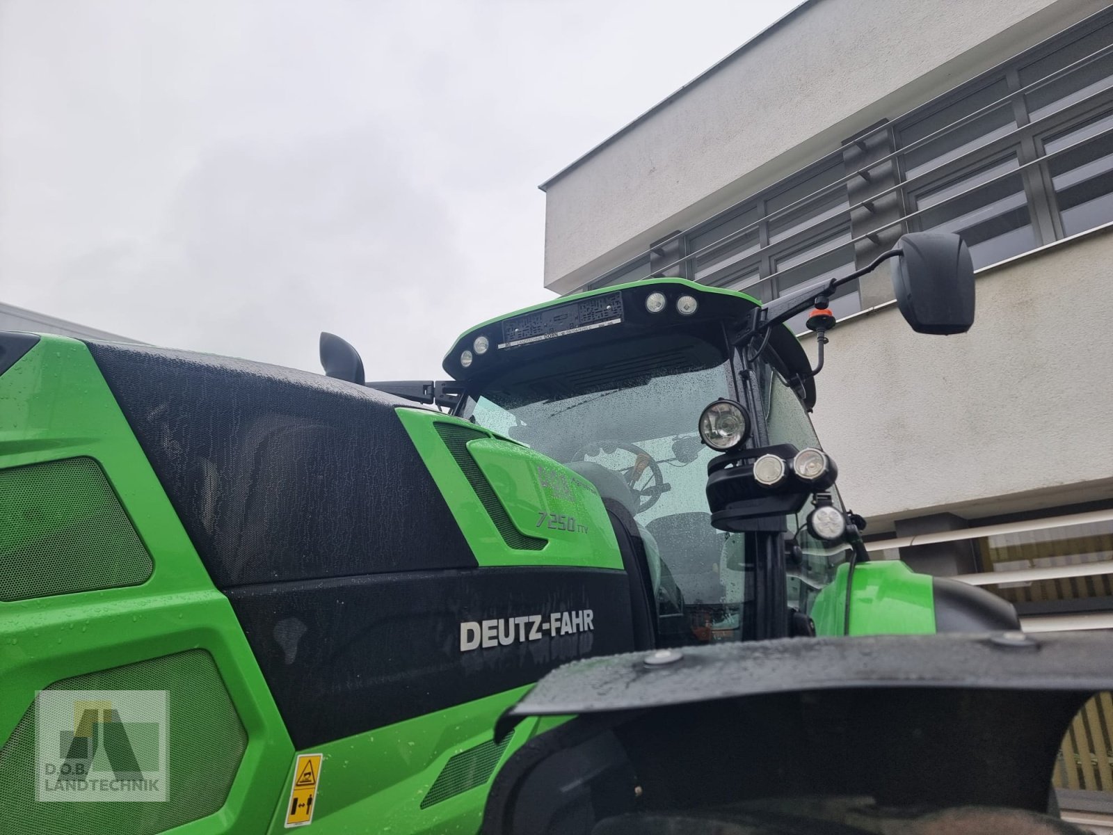 Traktor des Typs Deutz-Fahr Agrotron 7250 TTV, Gebrauchtmaschine in Regensburg (Bild 7)