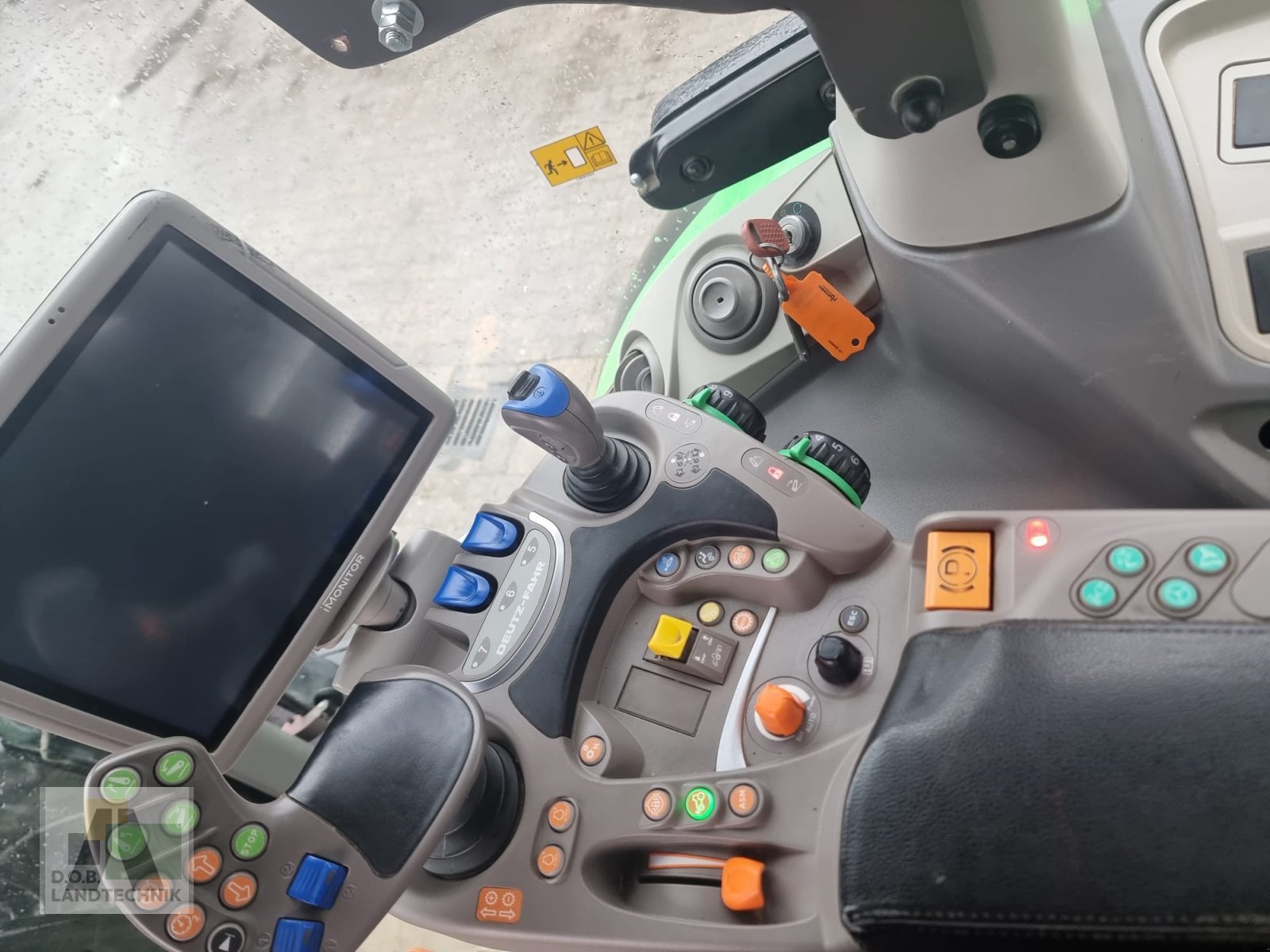 Traktor des Typs Deutz-Fahr Agrotron 7250 TTV, Gebrauchtmaschine in Regensburg (Bild 15)