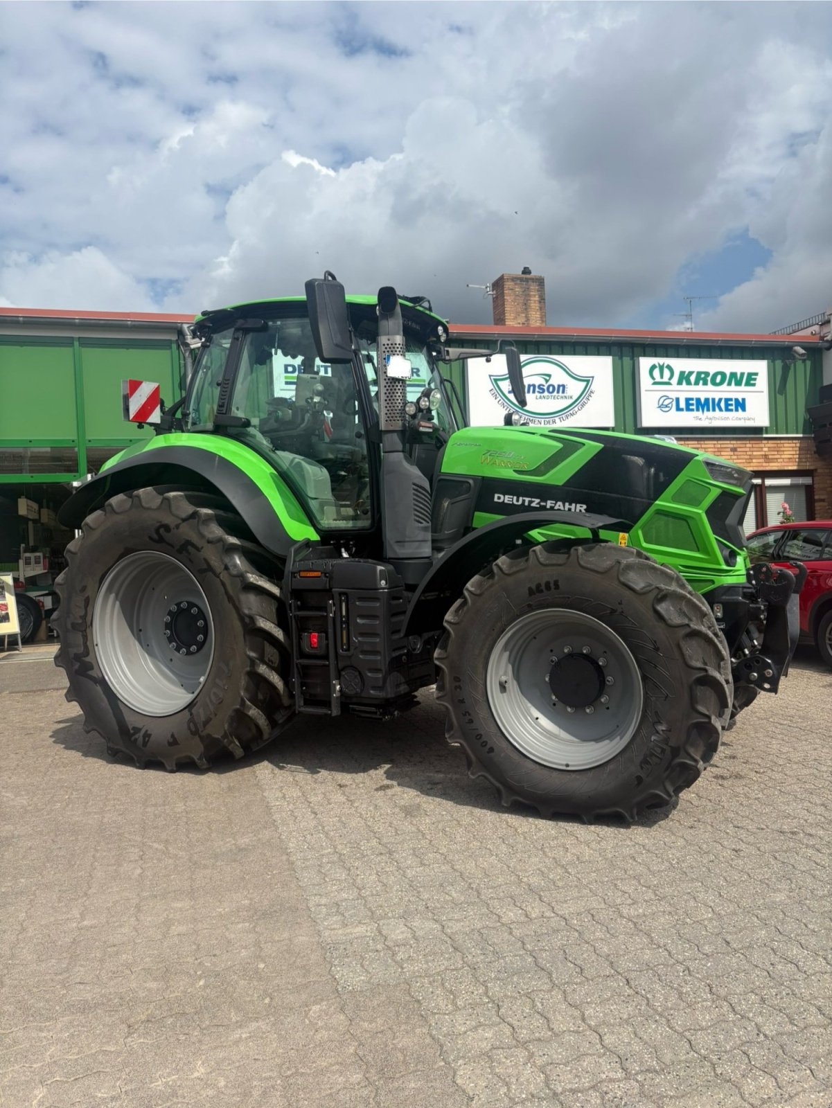 Traktor des Typs Deutz-Fahr Agrotron 7250 TTV, Neumaschine in Diemelsee (Bild 1)