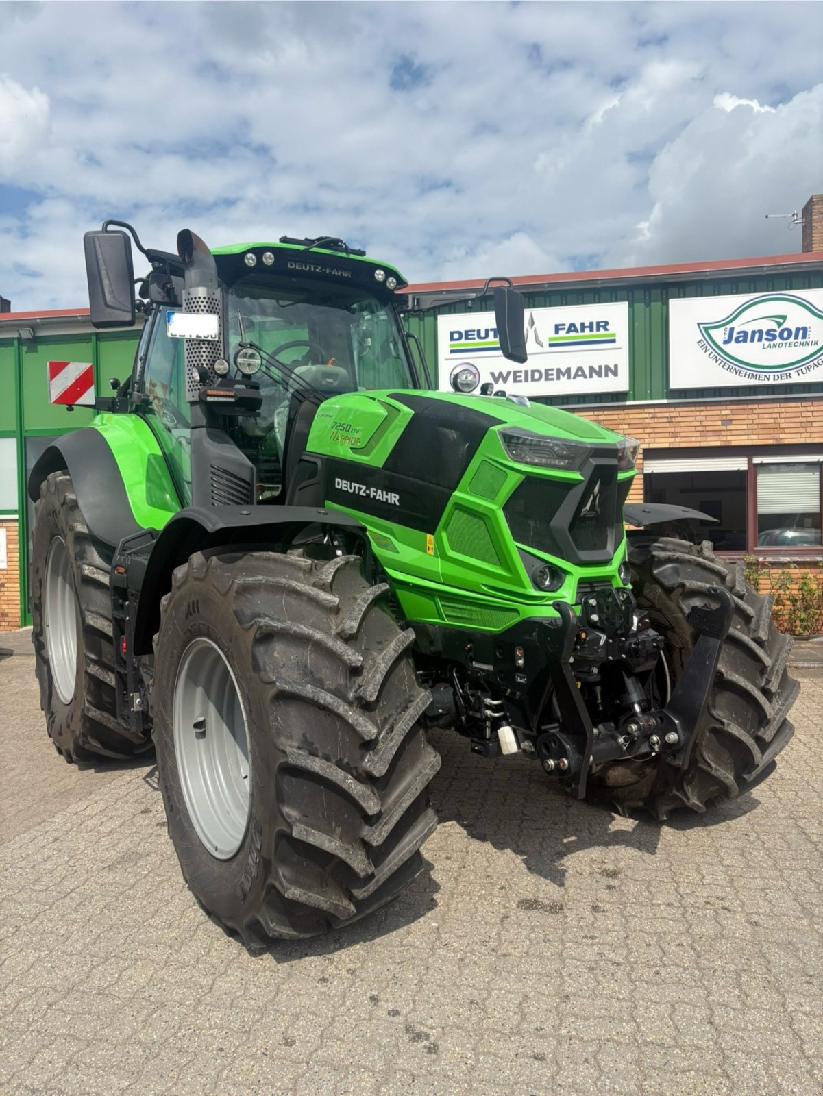 Traktor des Typs Deutz-Fahr Agrotron 7250 TTV, Neumaschine in Diemelsee (Bild 8)