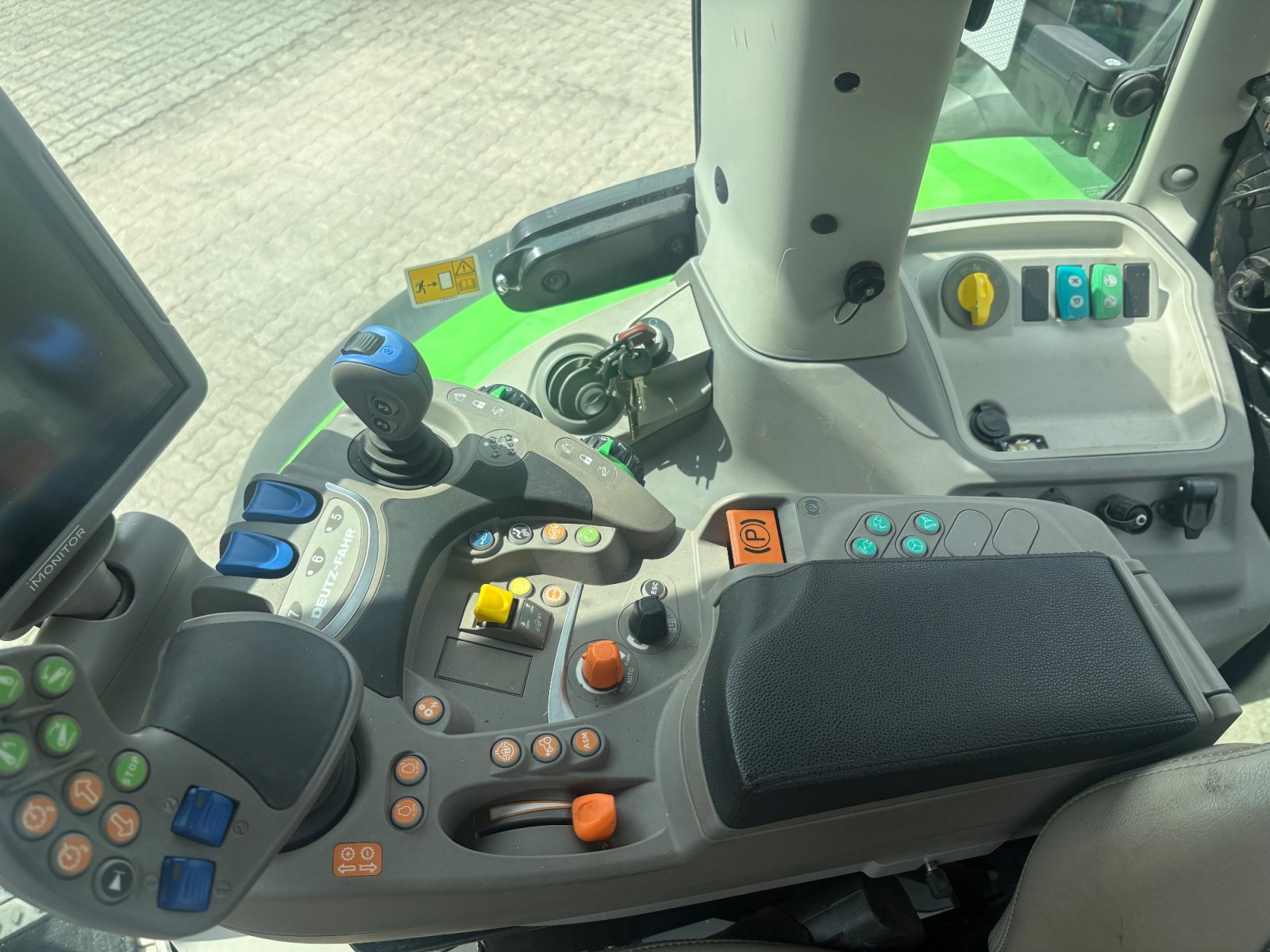 Traktor des Typs Deutz-Fahr Agrotron 7250 TTV, Neumaschine in Diemelsee (Bild 12)