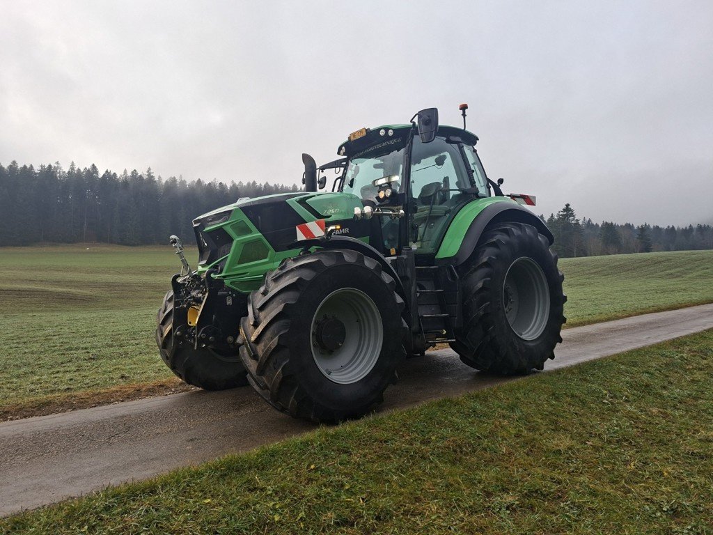 Traktor tip Deutz-Fahr Agrotron 7250 TTV, Gebrauchtmaschine in Les Ponts-de-Martel (Poză 1)