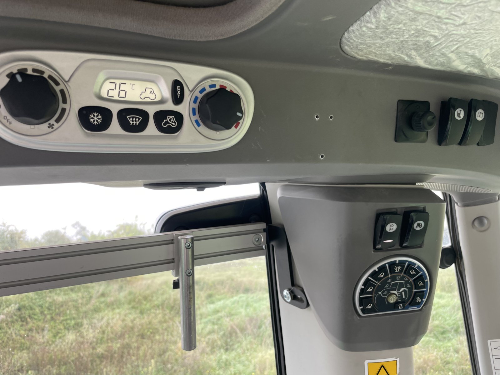 Traktor типа Deutz-Fahr Agrotron 7250 TTV, Gebrauchtmaschine в Dannstadt-Schauernheim (Фотография 10)