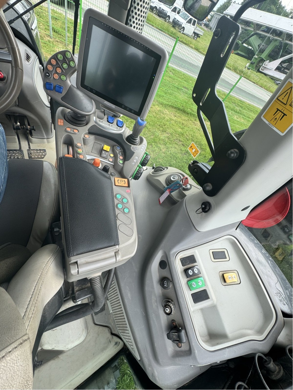 Traktor des Typs Deutz-Fahr Agrotron 7250 TTV, Gebrauchtmaschine in Bad Oldesloe (Bild 3)