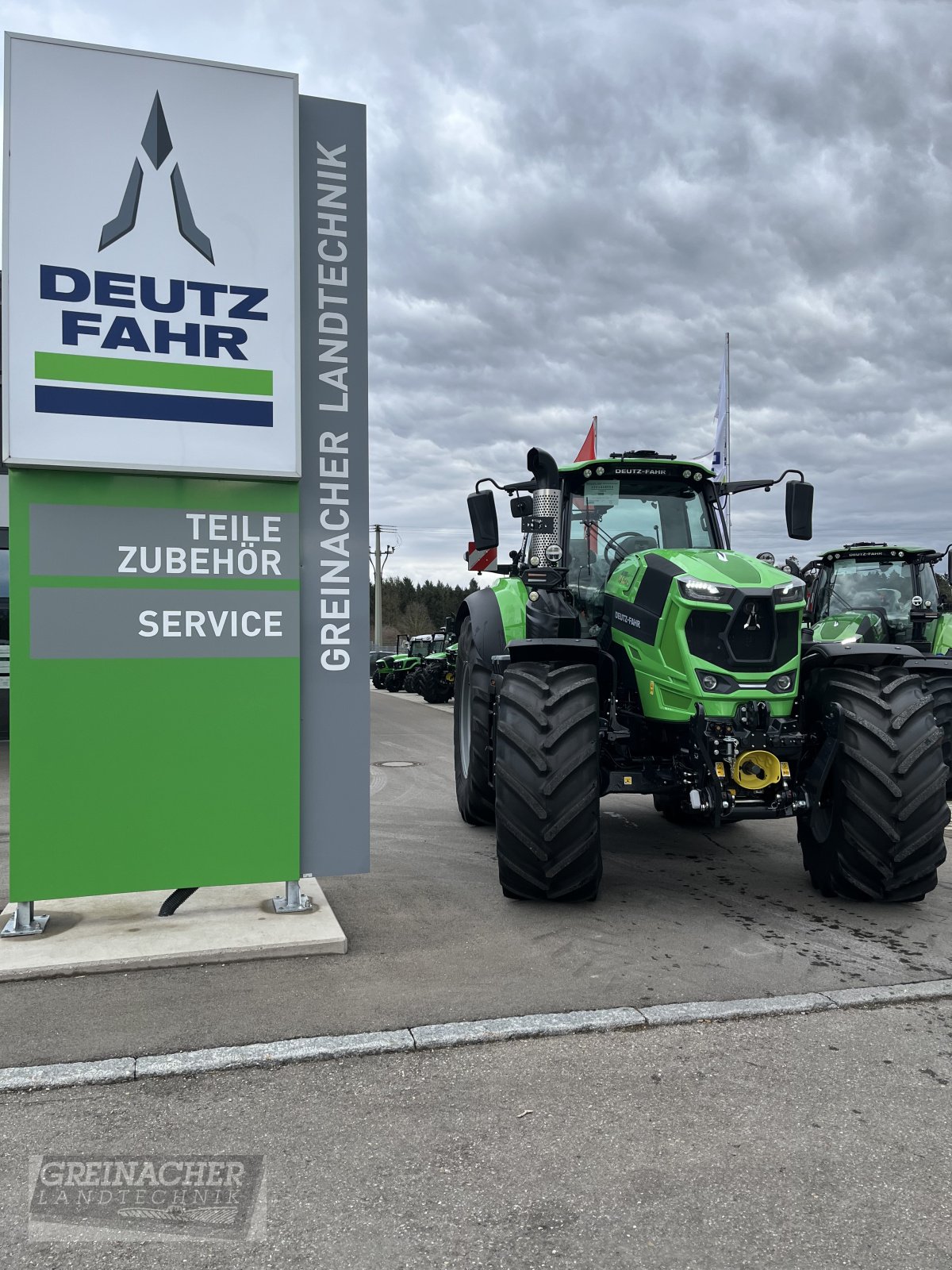 Traktor des Typs Deutz-Fahr Agrotron 8280 TTV, Neumaschine in Pfullendorf (Bild 2)