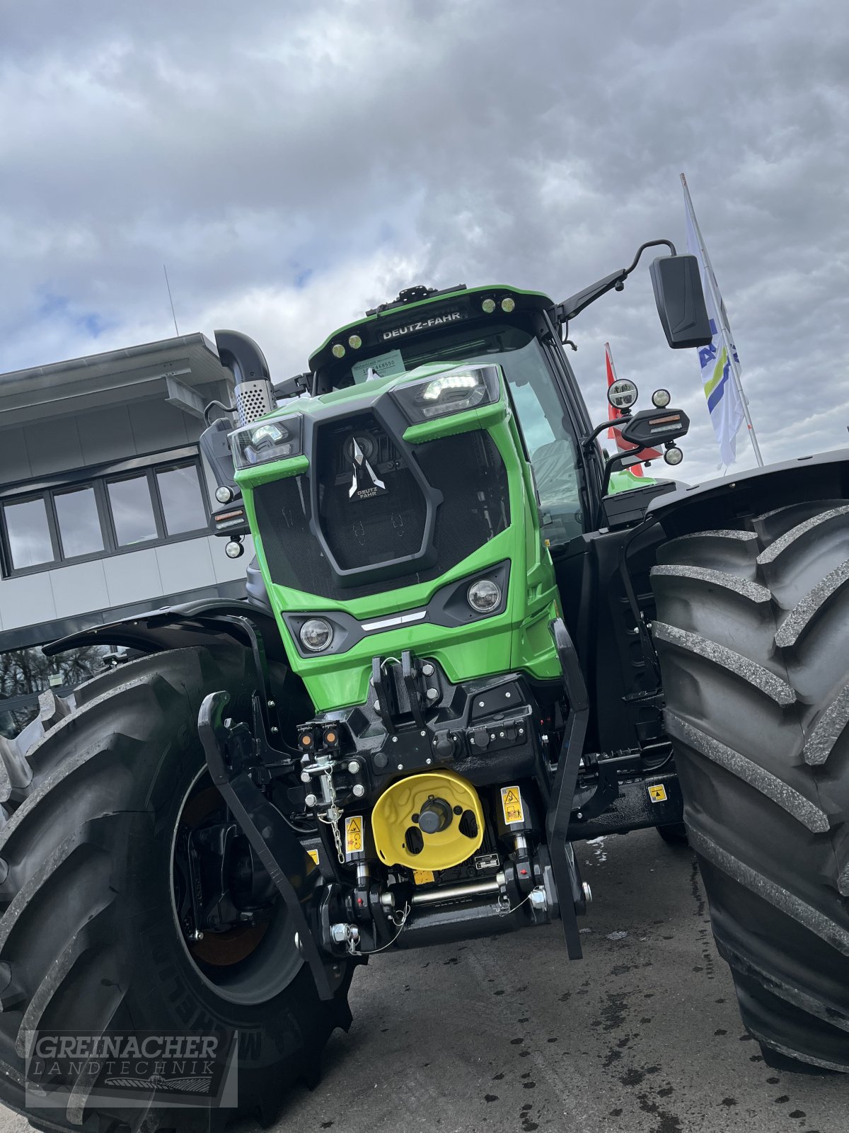 Traktor des Typs Deutz-Fahr Agrotron 8280 TTV, Neumaschine in Pfullendorf (Bild 3)